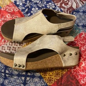 Boutique by corky’s wedges. metallic gold. 7